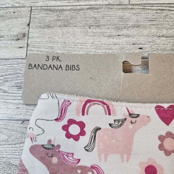 Bandana Bibs NWT Pack Of 3 Unicorns Hearts & Rainbows - Picture 2 of 5